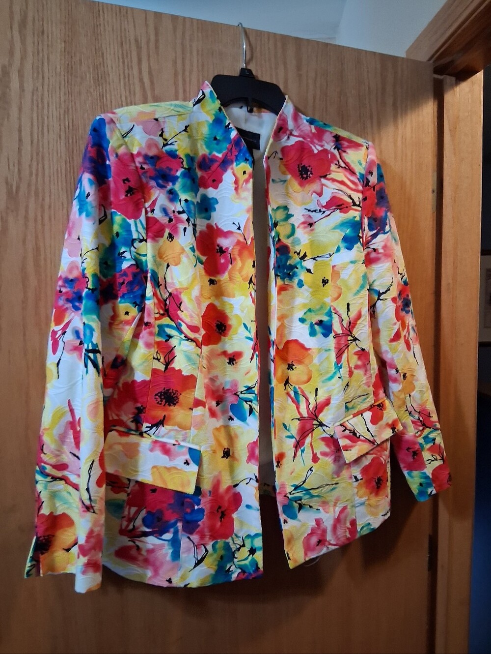 Investments  blazer jacket, open front, lined watercolor-style bold Floral Print